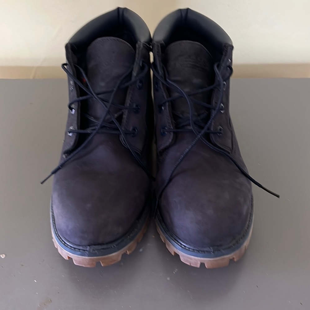 Timberland Men’s Waterproof 6” like new. Dark Blue Sz 10